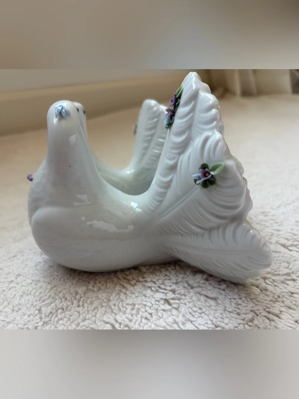 Lladró Kissing Doves with Flowers #6359 Fine Porcelain